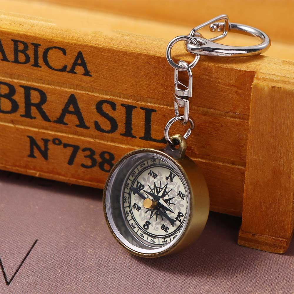 Compass Keychain Mini - 登山用品亜鉛合金キーホルダーナビゲーションツールペンダントポータブルポケットコンパスキャンプコンパスキーリングミニコンパス