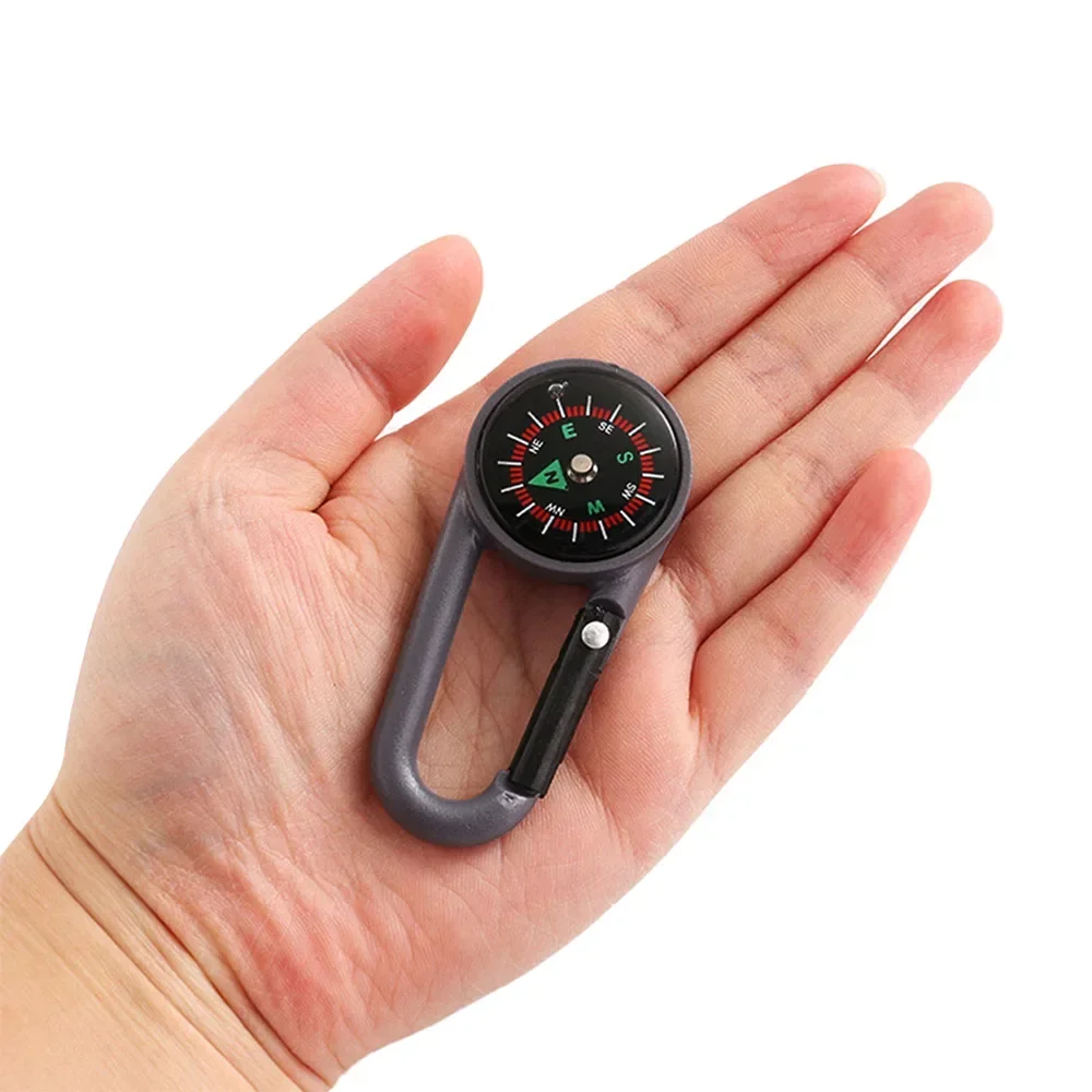 屋外コンパスカラビナミニキャンプキーホルダー登山ハイキングバ - Compass Keychain Mini のレビューと価格